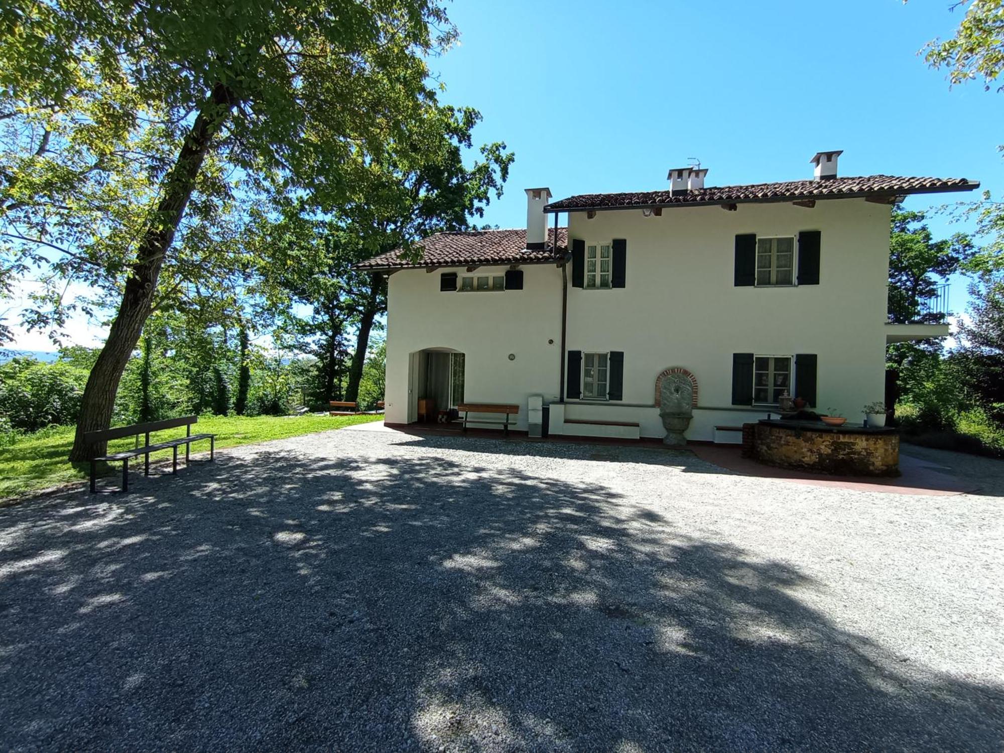 America Nei Boschi B&B Μπρα Εξωτερικό φωτογραφία